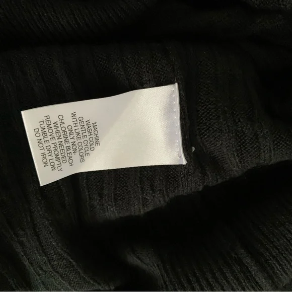 NWT- Womens Black Cable Knit Sweater- size  XL - Picture 7 of 7